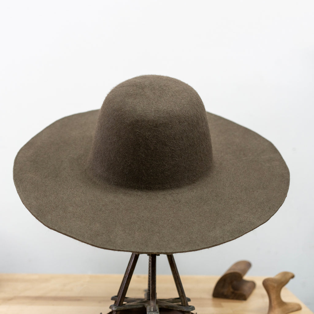 230G - 100X Beaver Fur Felt - Factory Second (2 Colors)